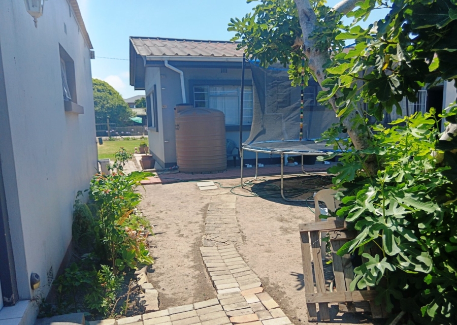 4 Bedroom Property for Sale in Klein Brak Western Cape